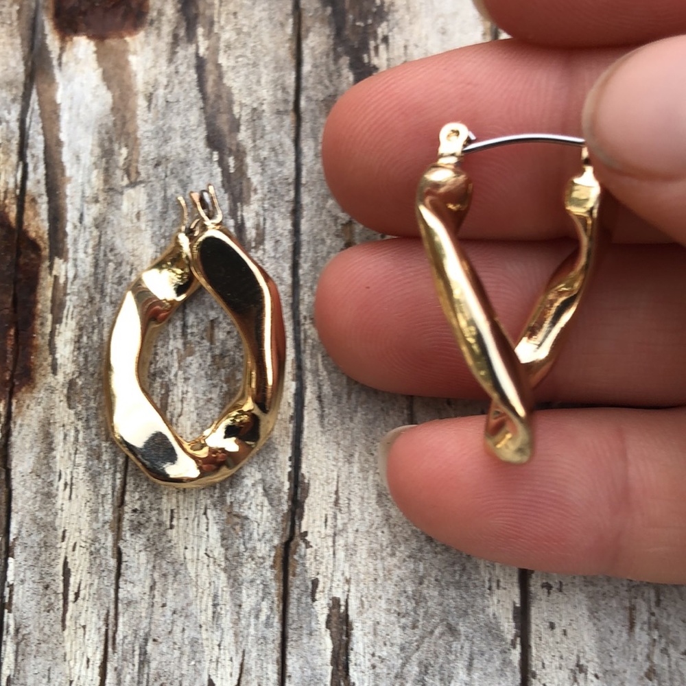 MICHEL Chain Link Hoops! - Picture 4 of 8
